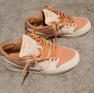 Nike Sneakers in Peach and Beige